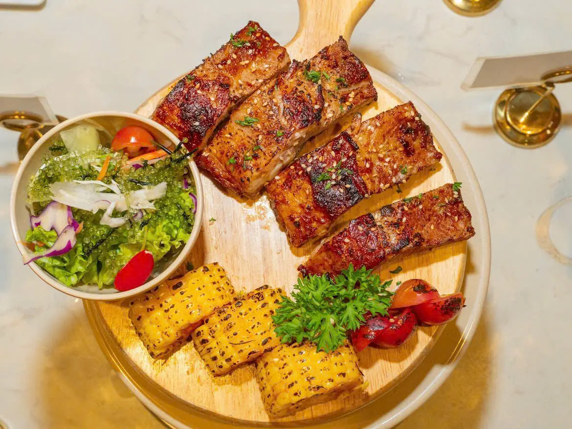 📣BRING YOUR TEAM OF 4 – ENJOY FREE BBQ RIBS📣