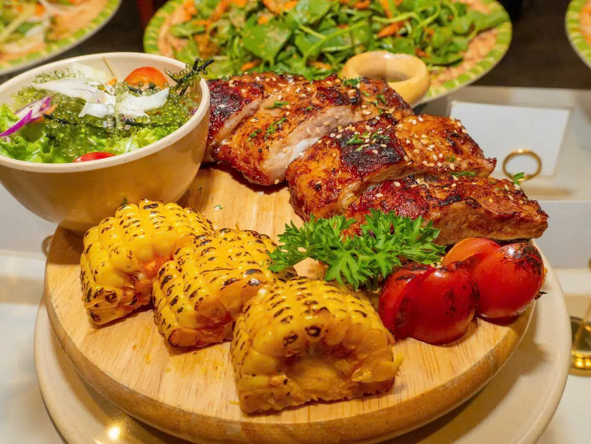 📣BRING YOUR TEAM OF 4 – ENJOY FREE BBQ RIBS📣
